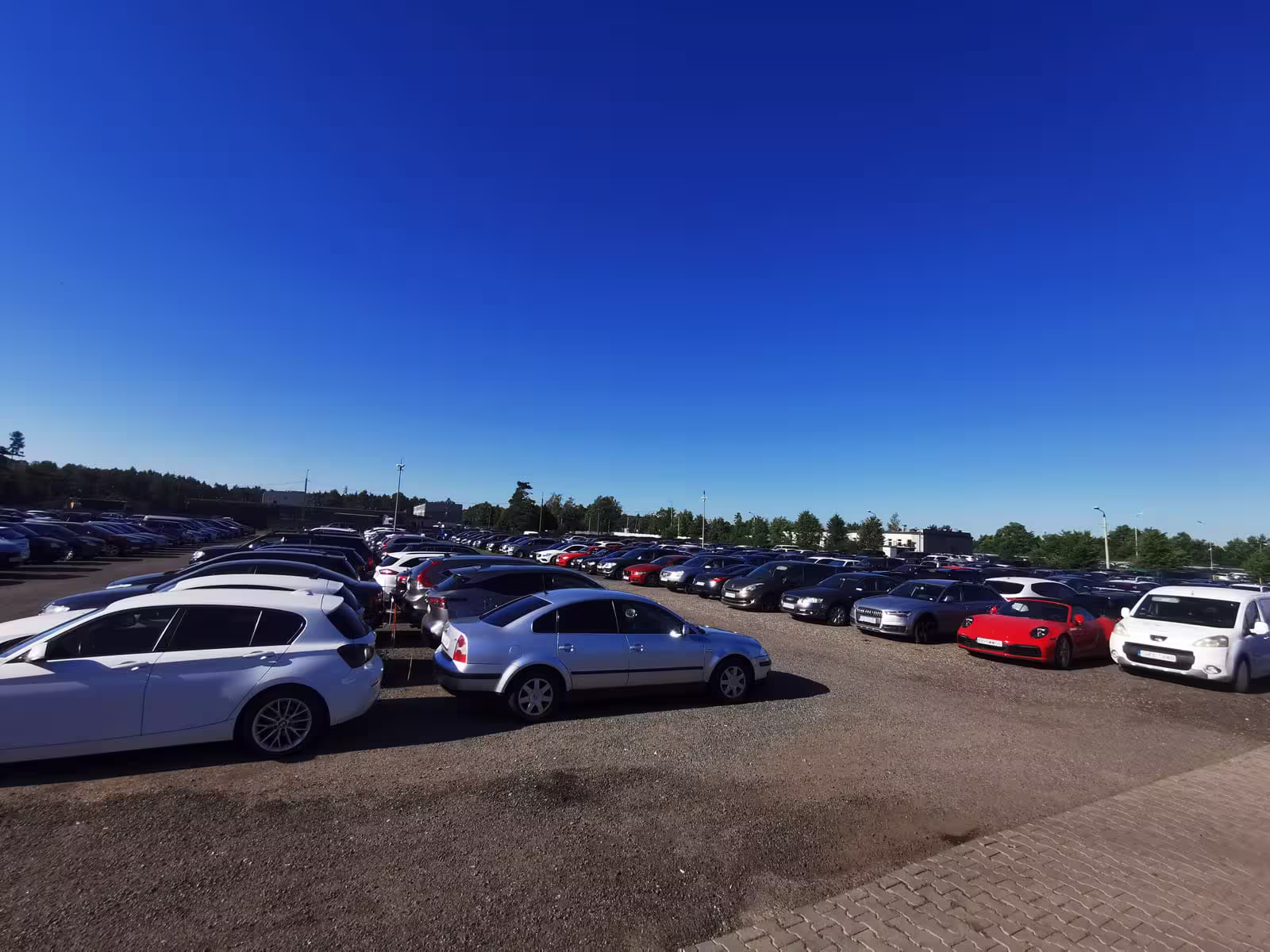 tani parking pyrzowice długoterminowy